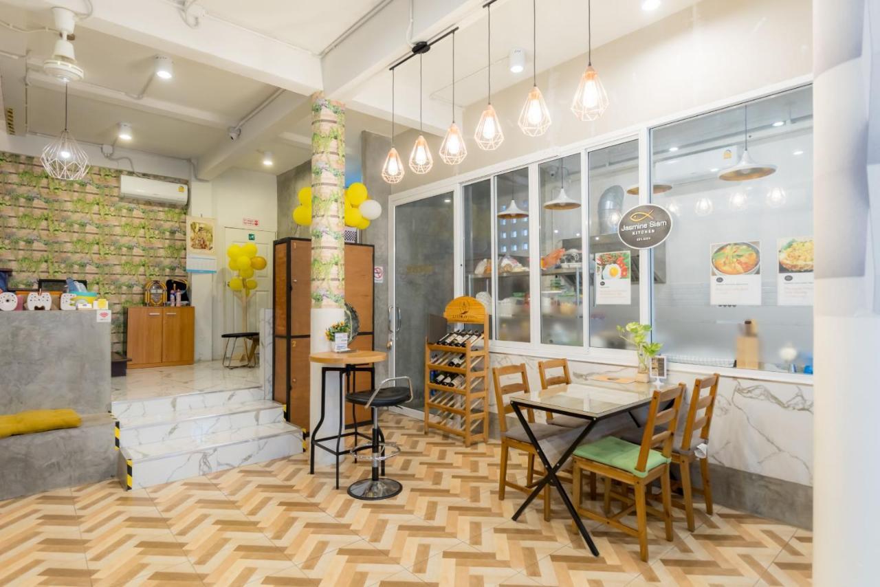 Hostel Lemon Siam Petchaburi Road Bangkok Exterior photo
