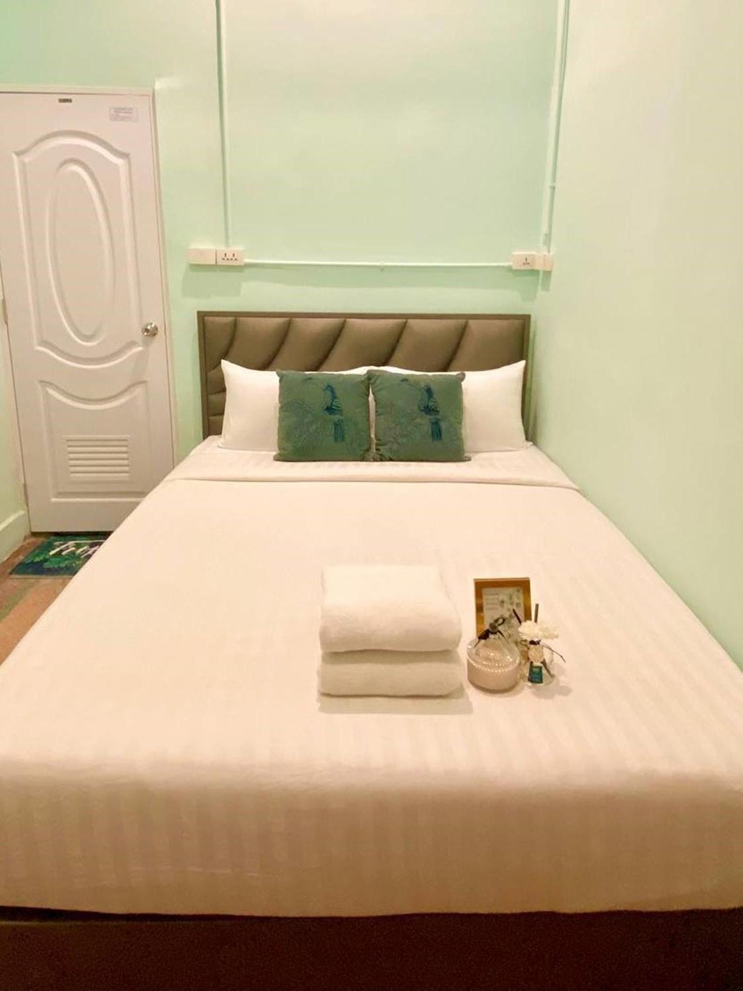 Hostel Lemon Siam Petchaburi Road Bangkok Exterior photo